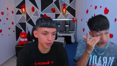 Snapshot of juan_nd_steven chatting on February 28, 2026, 8:43 pm JuanSteven online show from February 28, 2026, 8:43 pm