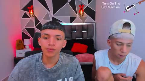 Snapshot of juan_nd_steven chatting on March 19, 2026, 3:32 am JuanSteven online show from March 19, 2026, 3:32 am