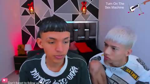 Snapshot of juan_nd_steven chatting on March 20, 2026, 3:33 am JuanSteven online show from March 20, 2026, 3:33 am