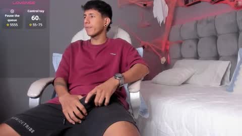 Snapshot of juan_zabala chatting on October 17, 2025, 11:46 am Juan online show from October 17, 2025, 11:46 am