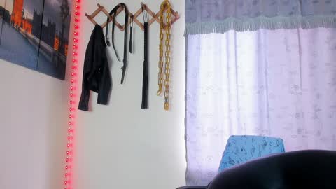 Juan Esteban online show from January 7, 2025, 7:49 pm