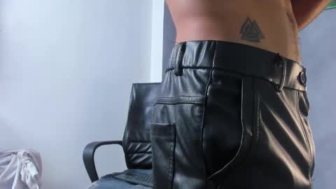 Juan Esteban online show from February 1, 2026, 1:15 am