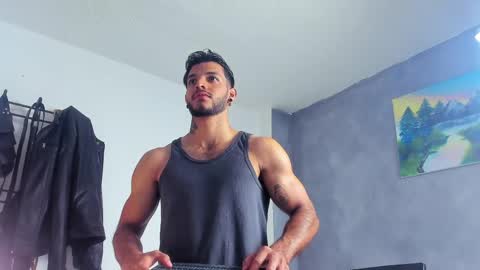 Juan Esteban online show from May 5, 2026, 1:02 am