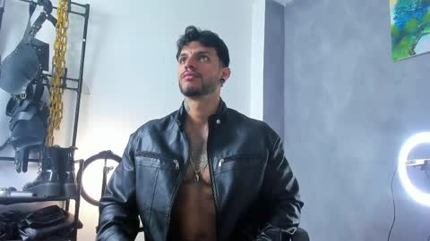 Juan Esteban online show from May 6, 2026, 11:59 am