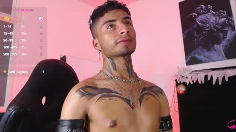 juancamilo66_ online show from December 28, 2024, 7:22 am