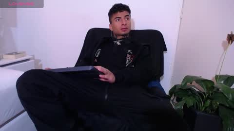 juancamilo66_ online show from December 31, 2024, 6:05 am