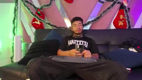 juancamilo66_ online show from November 18, 2025, 2:50 am