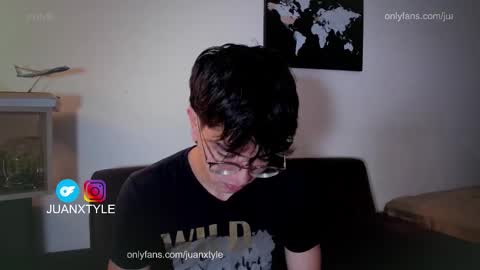 Snapshot of juancamroom chatting on September 9, 2025, 2:00 am . online show from September 9, 2025, 2:00 am