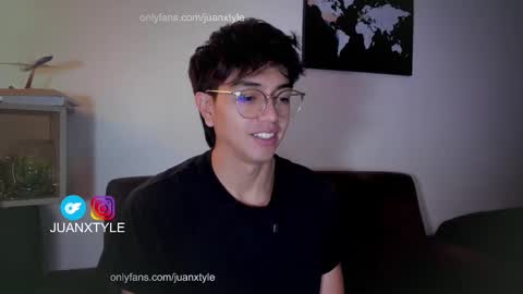 Snapshot of juancamroom chatting on September 25, 2025, 6:33 pm . online show from September 25, 2025, 6:33 pm