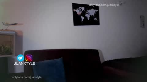 Snapshot of juancamroom chatting on September 27, 2025, 2:33 pm . online show from September 27, 2025, 2:33 pm