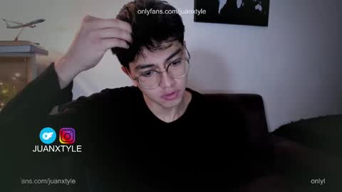 Snapshot of juancamroom chatting on October 8, 2025, 7:22 pm . online show from October 8, 2025, 7:22 pm