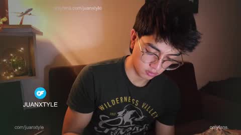 Snapshot of juancamroom chatting on October 20, 2025, 8:20 pm . online show from October 20, 2025, 8:20 pm