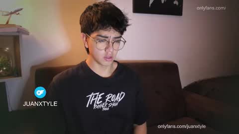 Snapshot of juancamroom chatting on October 25, 2025, 2:19 am . online show from October 25, 2025, 2:19 am