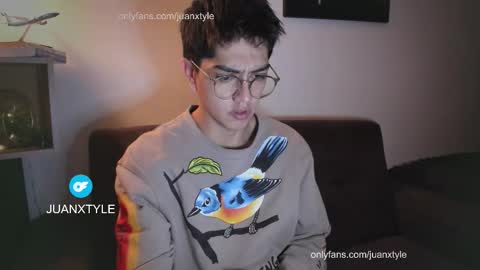 Snapshot of juancamroom chatting on November 10, 2025, 5:34 pm . online show from November 10, 2025, 5:34 pm