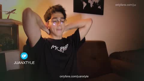 Snapshot of juancamroom chatting on November 30, 2025, 12:03 am . online show from November 30, 2025, 12:03 am