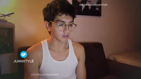 Snapshot of juancamroom chatting on December 19, 2025, 6:26 pm . online show from December 19, 2025, 6:26 pm