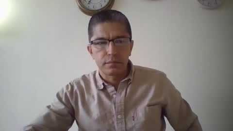 Snapshot of juanearth1 chatting on May 8, 2026, 10:37 pm juanearth1 online show from May 8, 2026, 10:37 pm