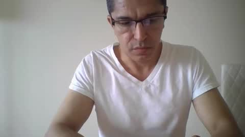 Snapshot of juanearth1 chatting on May 13, 2026, 9:55 pm juanearth1 online show from May 13, 2026, 9:55 pm