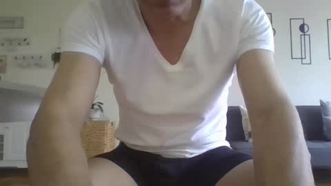 Snapshot of juanearth1 chatting on May 20, 2026, 11:00 pm juanearth1 online show from May 20, 2026, 11:00 pm