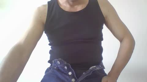 Snapshot of juanearth1 chatting on May 26, 2026, 9:33 pm juanearth1 online show from May 26, 2026, 9:33 pm