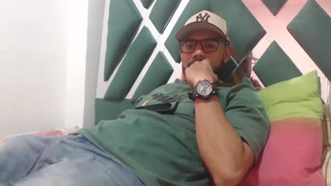 Snapshot of juanfe_style chatting on September 20, 2025, 8:32 pm juanfe_style online show from September 20, 2025, 8:32 pm