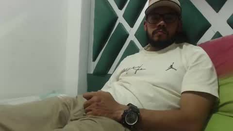 Snapshot of juanfe_style chatting on September 30, 2025, 2:27 am juanfe_style online show from September 30, 2025, 2:27 am