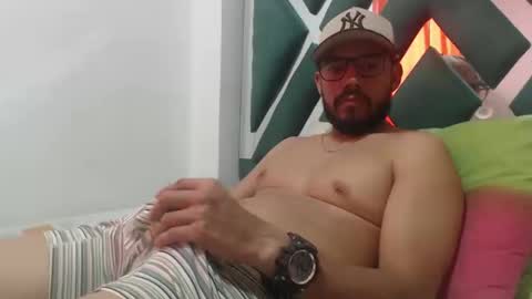 Snapshot of juanfe_style chatting on October 1, 2025, 2:01 pm juanfe_style online show from October 1, 2025, 2:01 pm