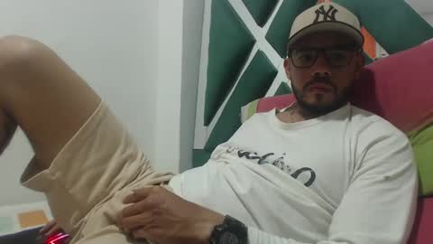 Snapshot of juanfe_style chatting on October 11, 2025, 3:28 am juanfe_style online show from October 11, 2025, 3:28 am