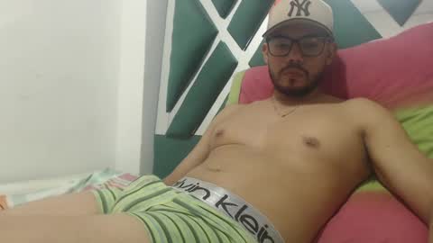 Snapshot of juanfe_style chatting on October 12, 2025, 5:39 am juanfe_style online show from October 12, 2025, 5:39 am