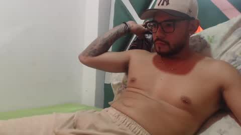 Snapshot of juanfe_style chatting on November 10, 2025, 2:16 pm juanfe_style online show from November 10, 2025, 2:16 pm