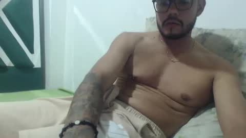 Snapshot of juanfe_style chatting on March 11, 2026, 12:16 am juanfe_style online show from March 11, 2026, 12:16 am