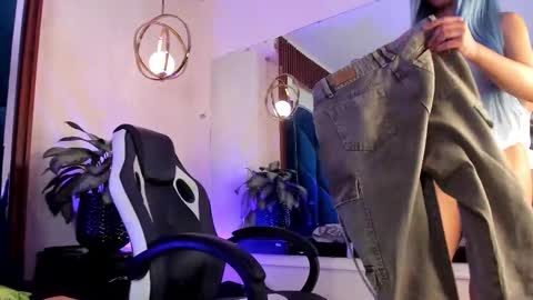 juanftmaria2 online show from January 16, 2026, 5:00 am