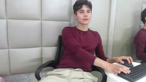 Snapshot of juangomm chatting on December 21, 2025, 3:57 am JuanGomm online show from December 21, 2025, 3:57 am