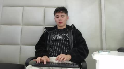 Snapshot of juangomm chatting on January 15, 2026, 7:50 pm JuanGomm online show from January 15, 2026, 7:50 pm