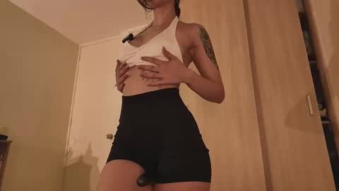 Snapshot of juanilla99 chatting on October 1, 2025, 4:40 am juanilla99 online show from October 1, 2025, 4:40 am