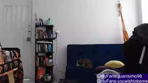 Snapshot of juanisimo_ chatting on December 11, 2024, 3:58 pm JUANISIMO online show from December 11, 2024, 3:58 pm