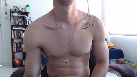 Snapshot of juanisimo_ chatting on January 22, 2025, 1:42 pm JUANISIMO online show from January 22, 2025, 1:42 pm