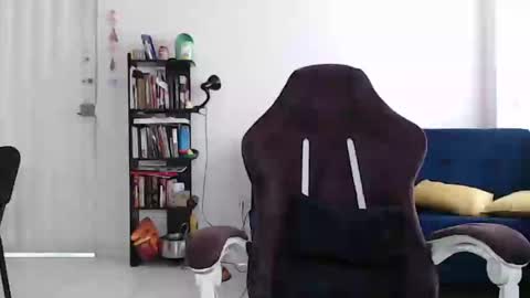 Snapshot of juanisimo_ chatting on February 10, 2025, 1:33 pm JUANISIMO online show from February 10, 2025, 1:33 pm