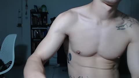 Snapshot of juanisimo_ chatting on February 12, 2025, 4:33 am JUANISIMO online show from February 12, 2025, 4:33 am