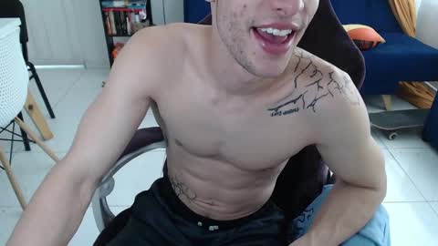Snapshot of juanisimo_ chatting on February 20, 2025, 5:51 pm JUANISIMO online show from February 20, 2025, 5:51 pm