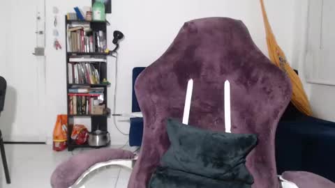 Snapshot of juanisimo_ chatting on February 25, 2025, 11:33 pm JUANISIMO online show from February 25, 2025, 11:33 pm