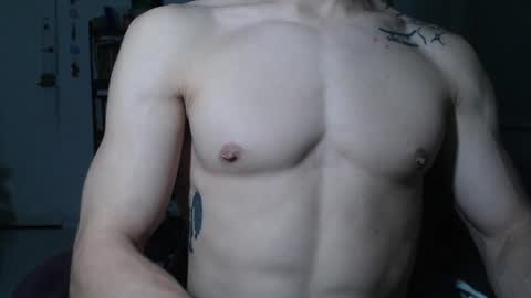 Snapshot of juanisimo_ chatting on March 5, 2025, 2:36 am JUANISIMO online show from March 5, 2025, 2:36 am