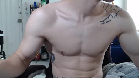 Snapshot of juanisimo_ chatting on March 6, 2025, 2:18 pm JUANISIMO online show from March 6, 2025, 2:18 pm