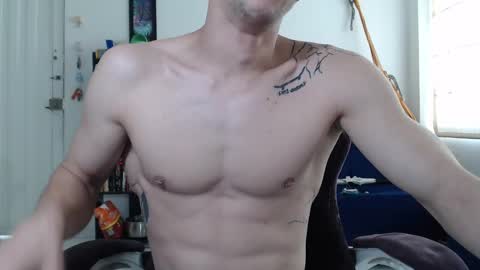 Snapshot of juanisimo_ chatting on March 6, 2025, 5:43 pm JUANISIMO online show from March 6, 2025, 5:43 pm