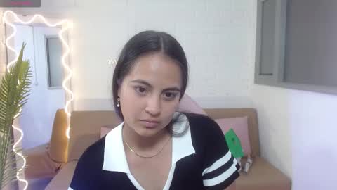 Snapshot of juanita_tay chatting on March 12, 2025, 4:24 pm JUANITA online show from March 12, 2025, 4:24 pm