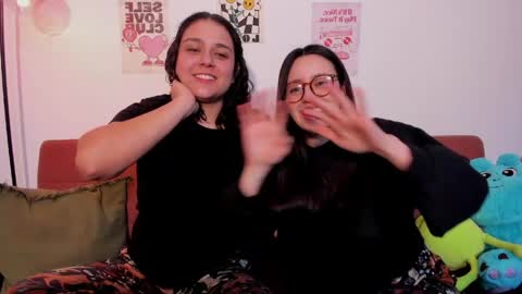 juanitaaa_ online show from April 22, 2026, 2:03 am