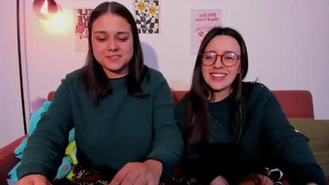 juanitaaa_ online show from May 8, 2026, 7:03 am