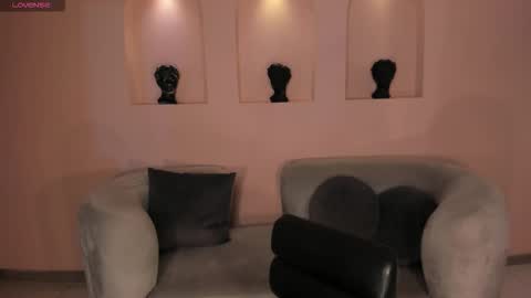 Juanita Clay online show from September 23, 2025, 11:35 am