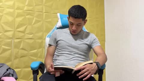 juanperez1999777 online show from October 17, 2025, 6:32 pm