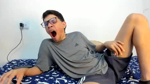 juansuarez204 online show from June 17, 2026, 12:46 am